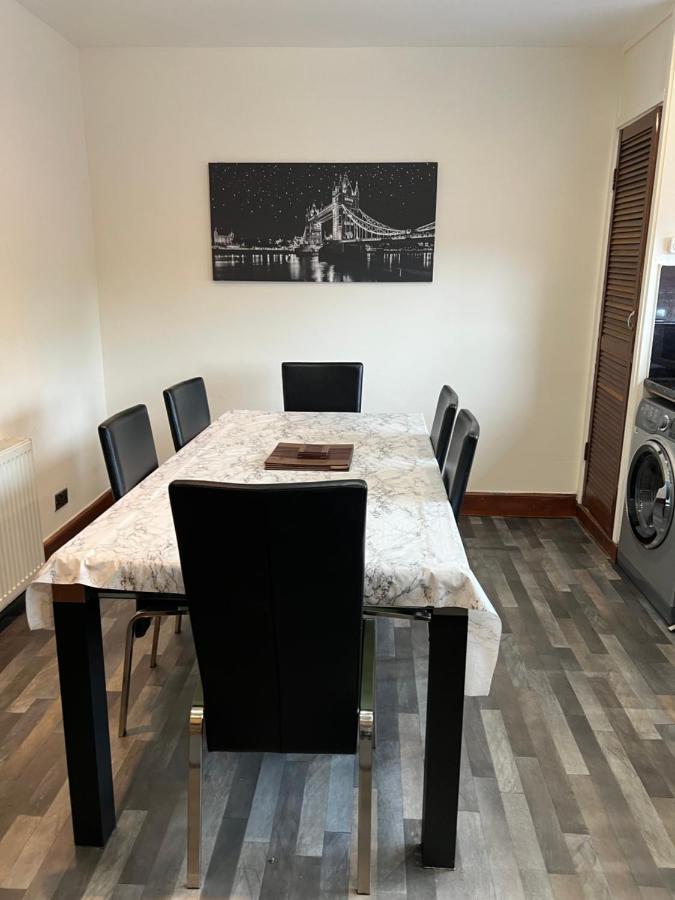 4 Bed Bungalow Near Airport Эдинбург Экстерьер фото