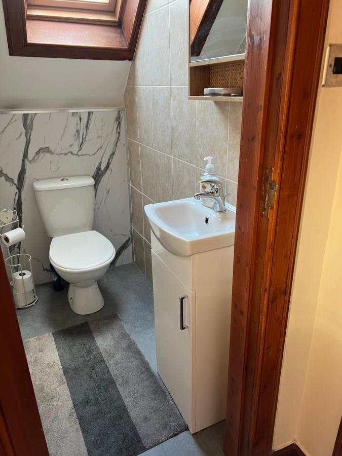 4 Bed Bungalow Near Airport Эдинбург Экстерьер фото