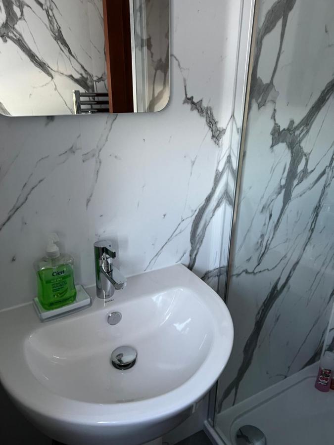 4 Bed Bungalow Near Airport Эдинбург Экстерьер фото